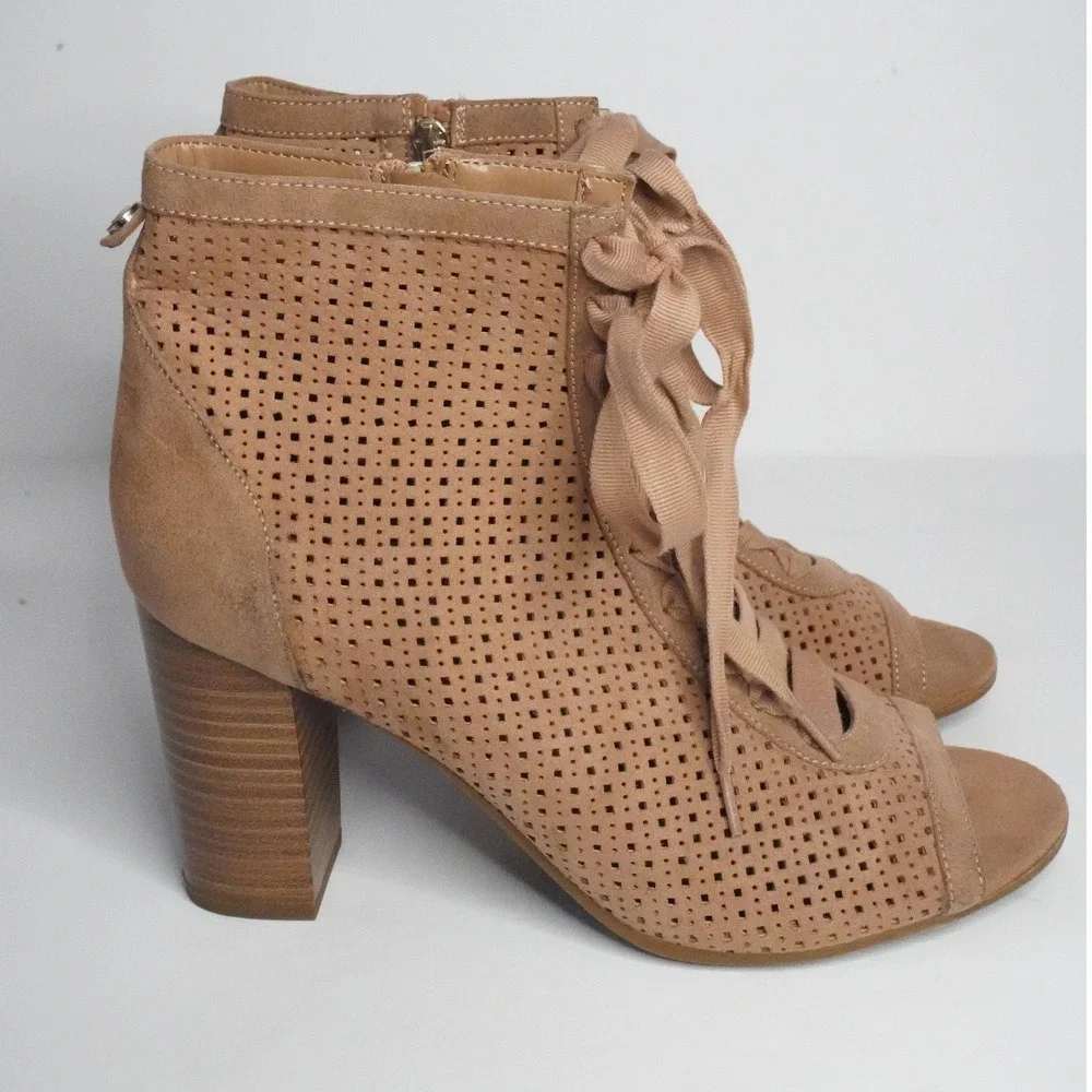 Circus by Sam Edelman, Ellen Perforated Lace Up Peep Toe Heeled Booties Size 9.5